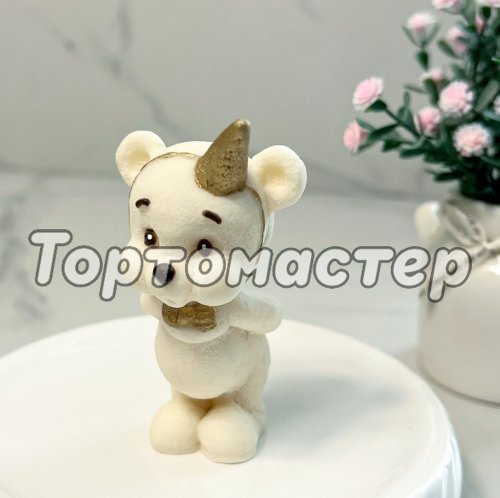 Фигурка из шоколадной глазури "Мишка задувает свечку" 